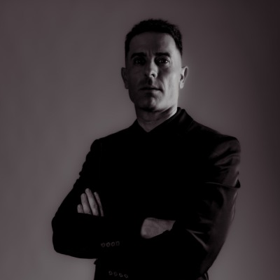 Néstor Mendoza, consultor para peluquerías y barberías en España
